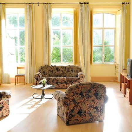 Residencial Moderna Hotel Фигейра да Фош Екстериор снимка