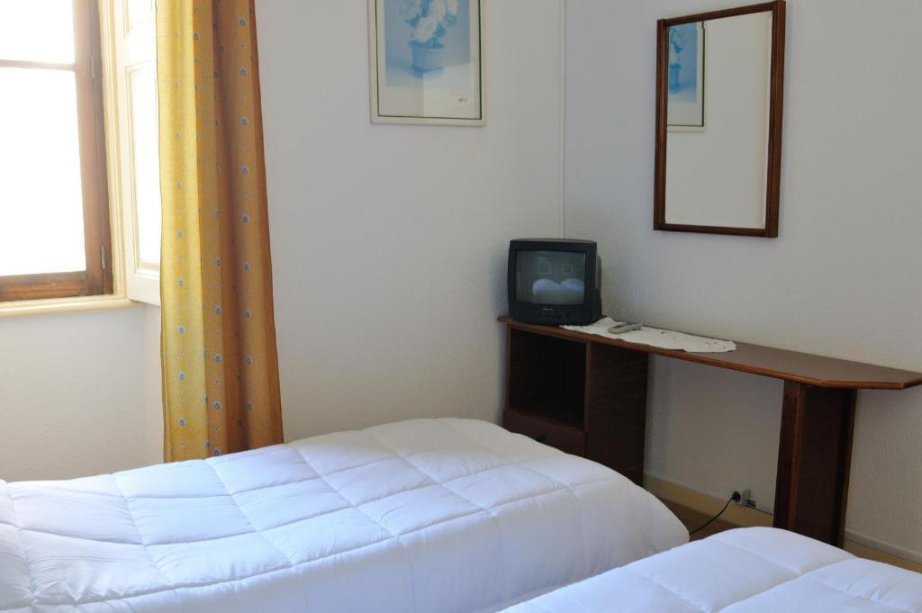 Residencial Moderna Hotel Фигейра да Фош Стая снимка